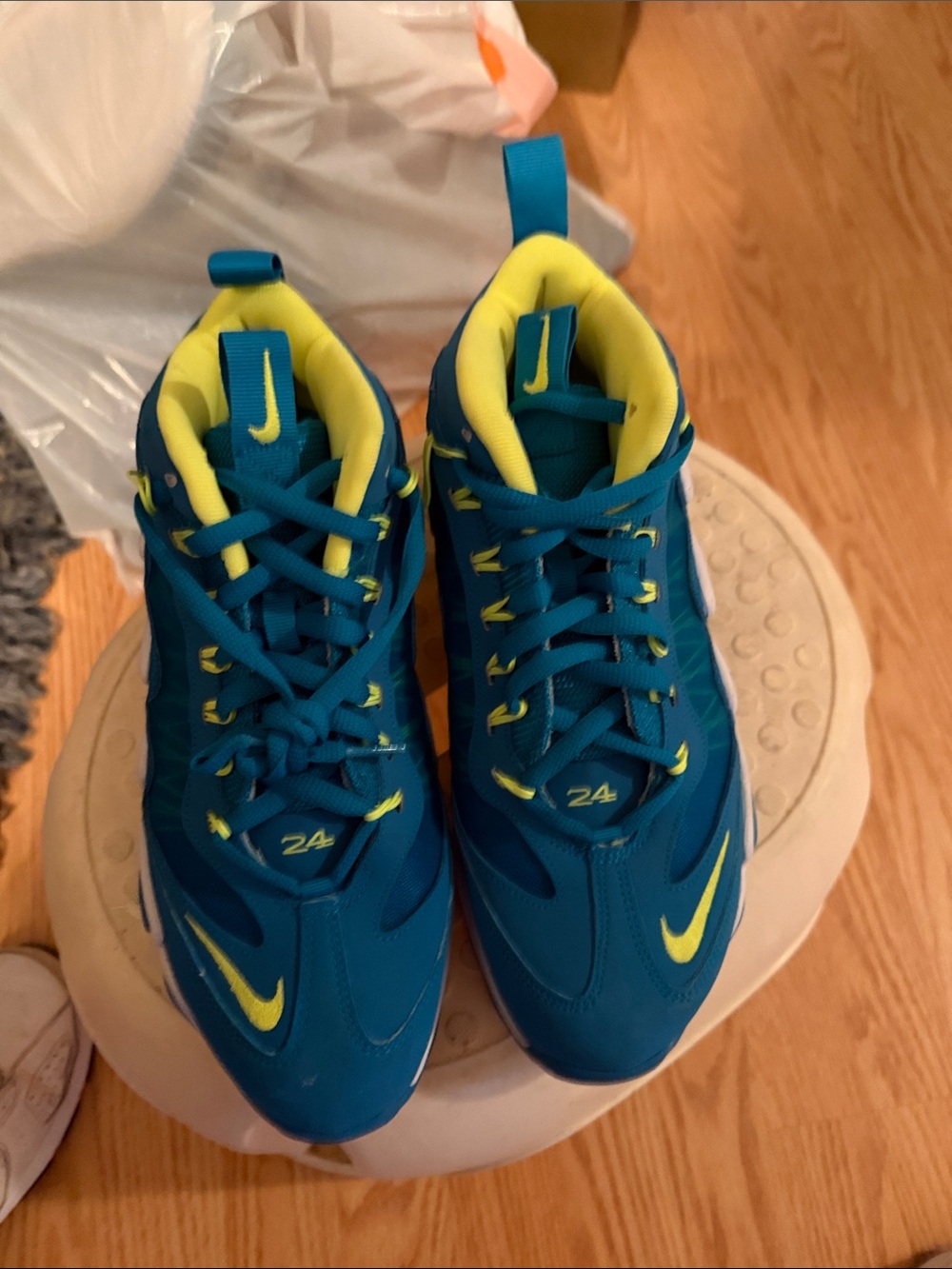 New Ken Griffey jr Nike 9 1/2